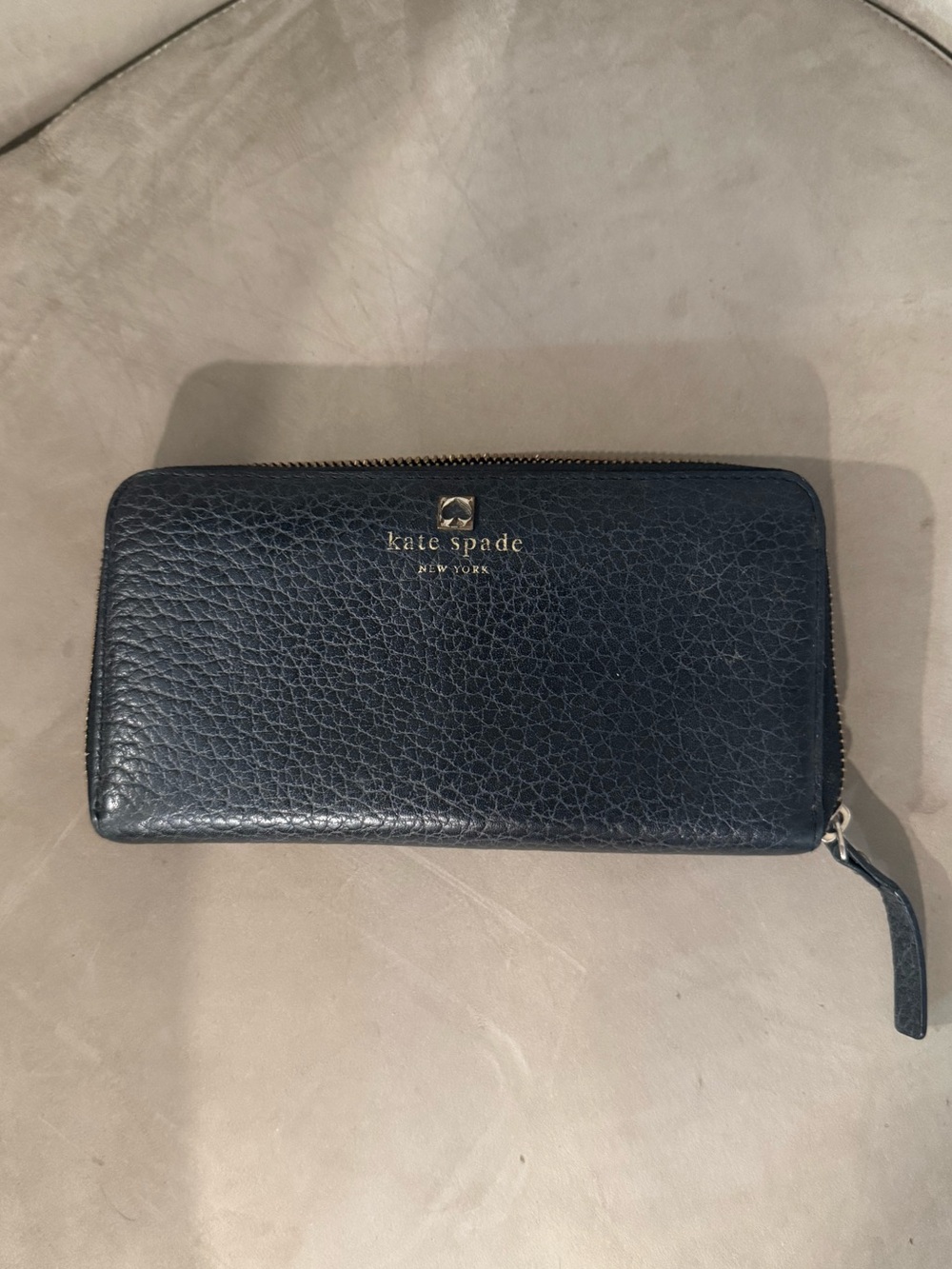 Kate Spade New York Black Pebbled Leather Zip Around Continental Wallet GUC